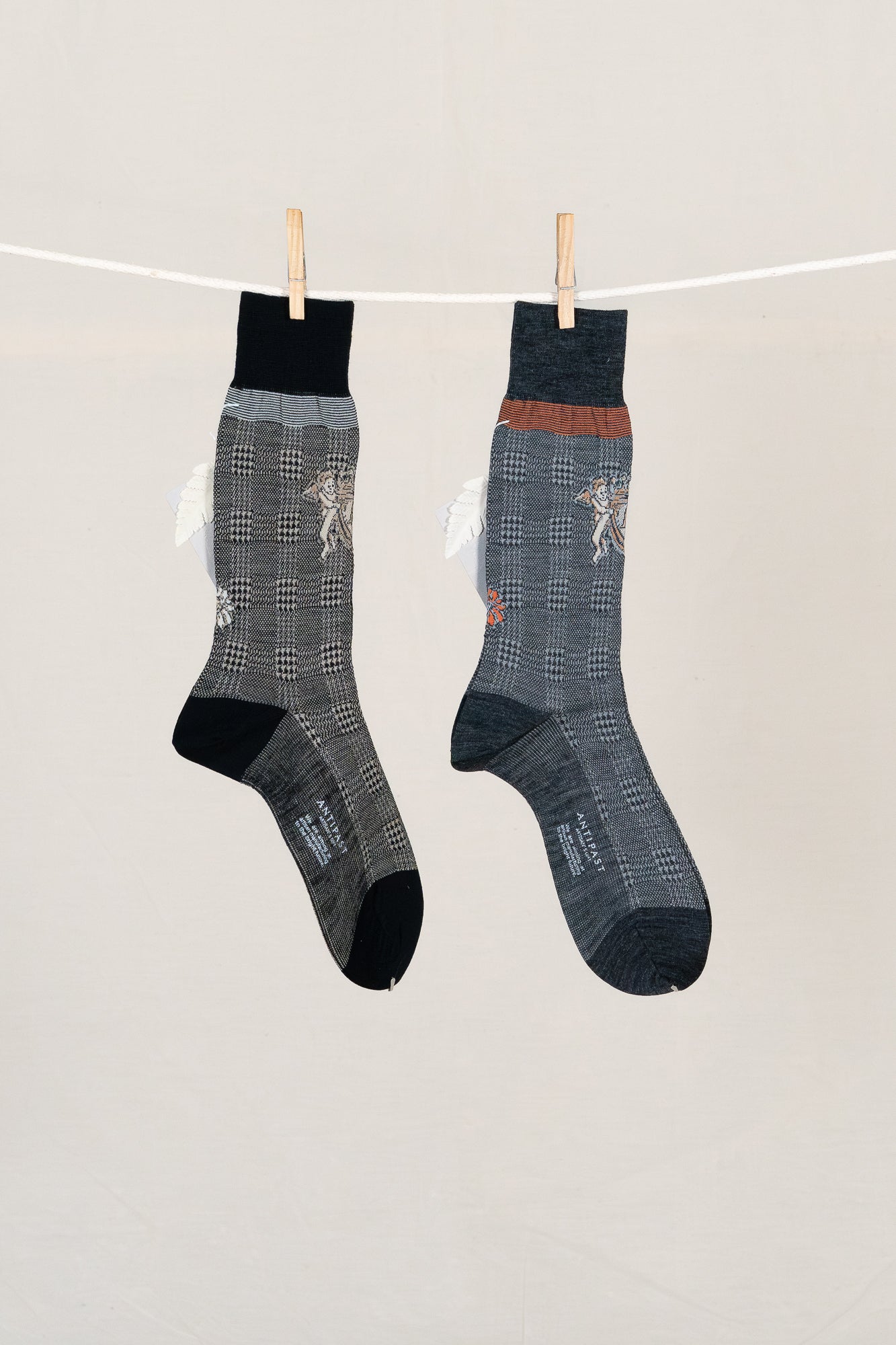 Antipast Angel's Emblem Men's Socks - Charcoal