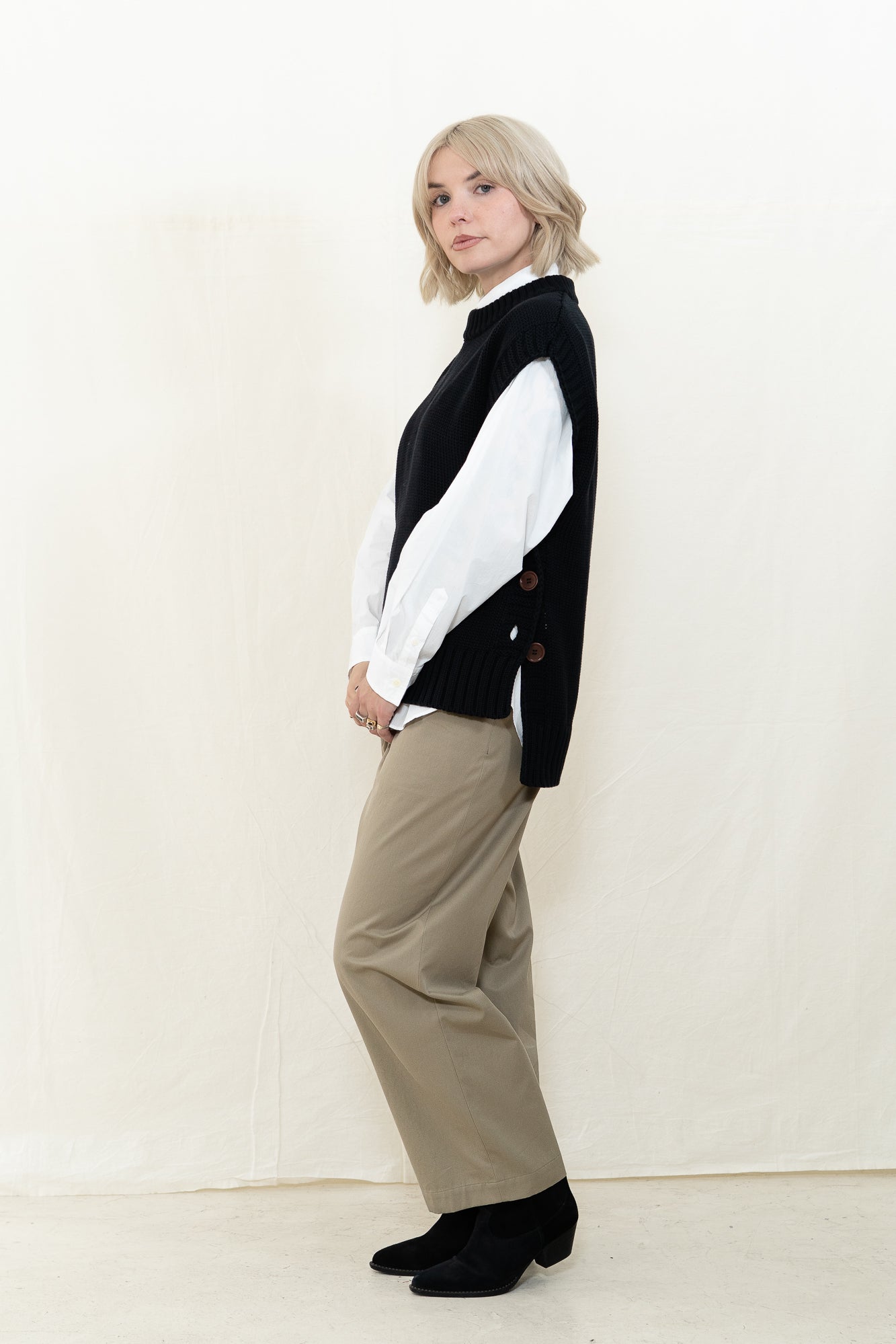 Beaumont Organic Piper Sweater Vest in Black