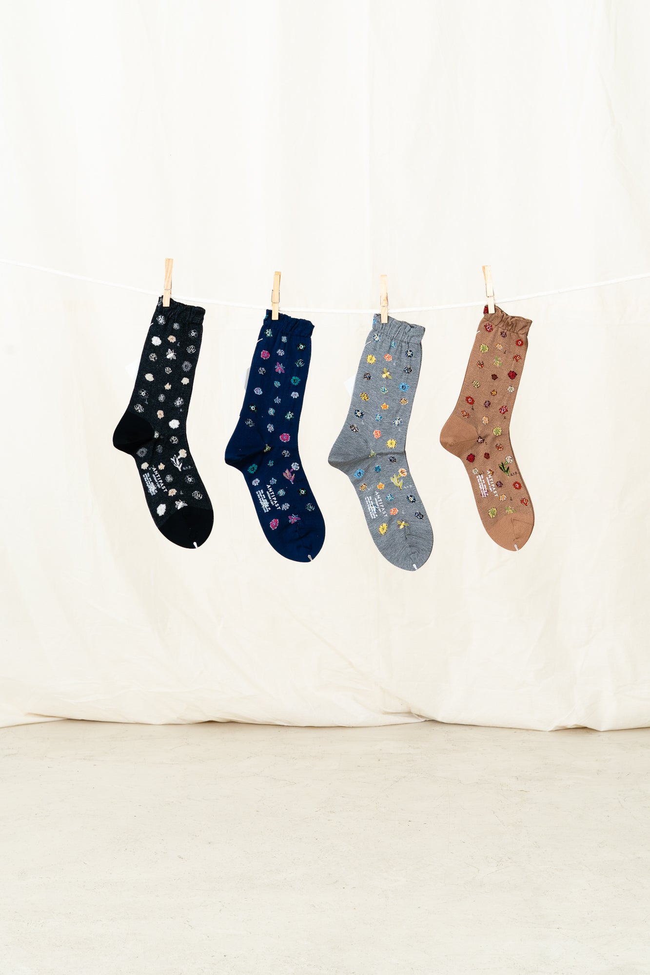 Antipast Women's Polka Flower Socks