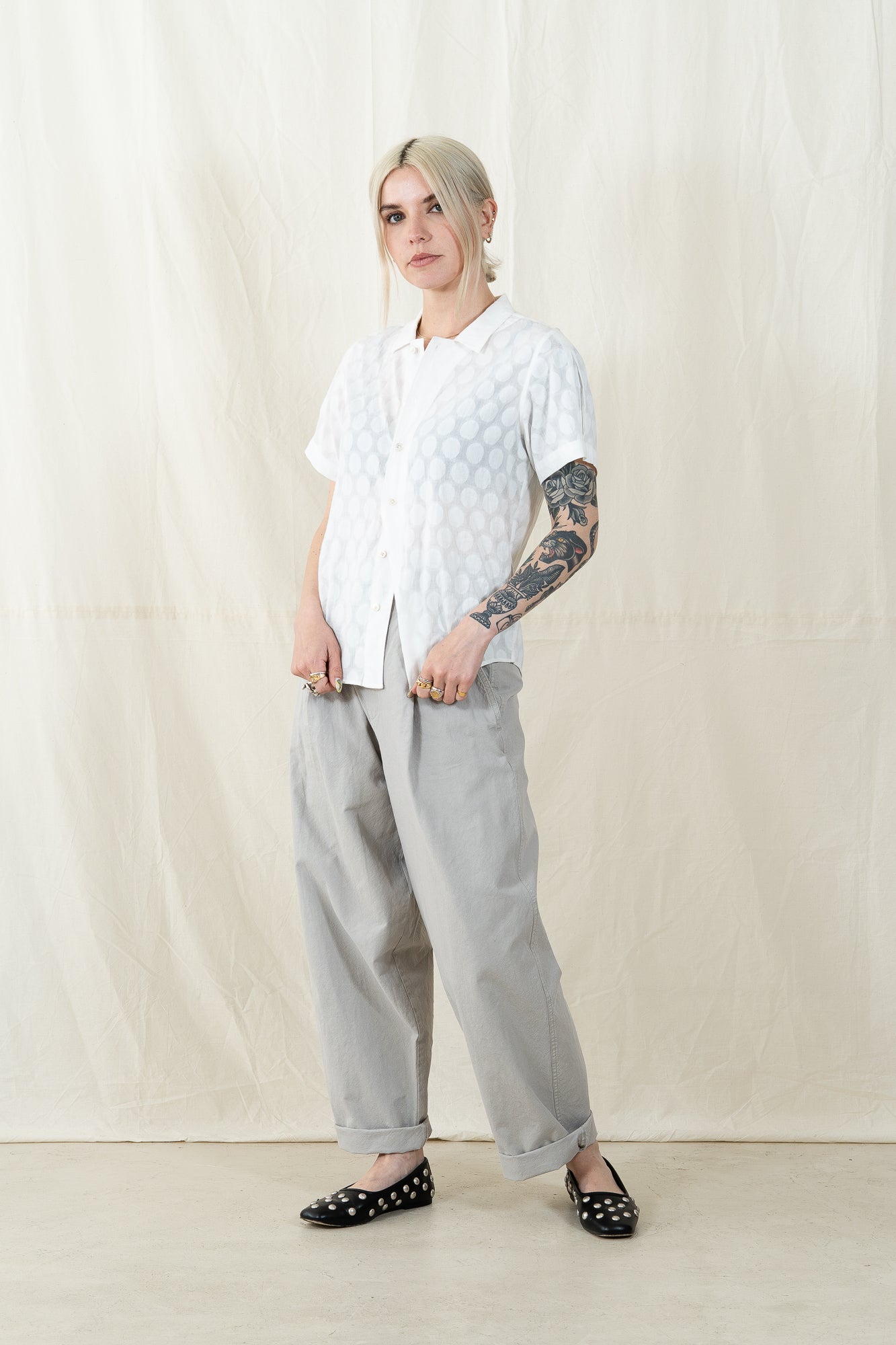 Uqnatu Pleat Sleeve Blouse