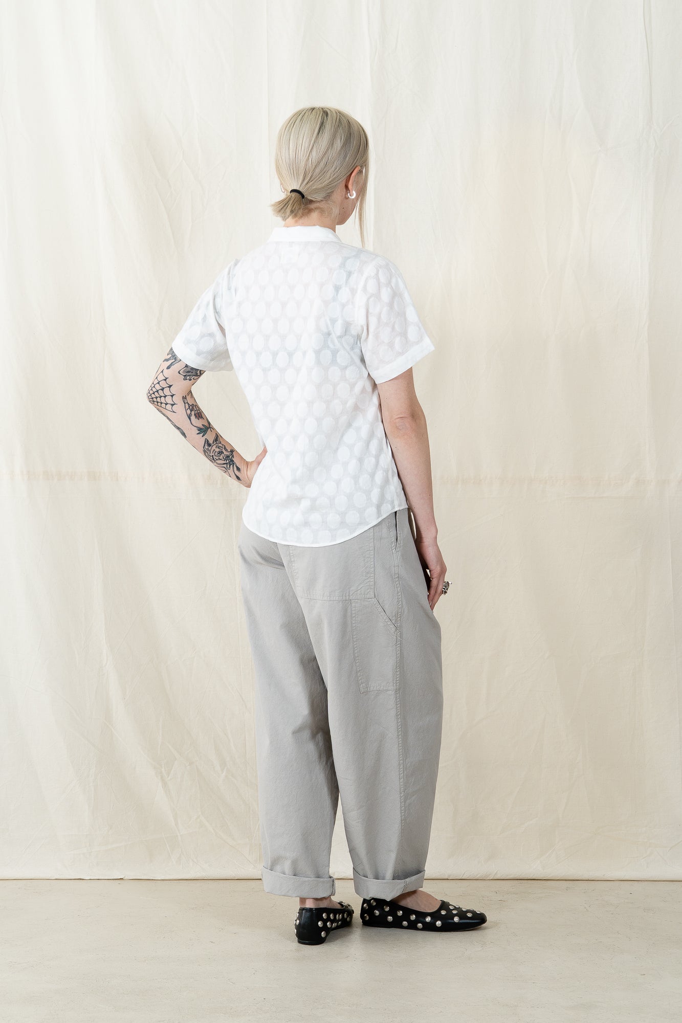 Uqnatu Pleat Sleeve Blouse