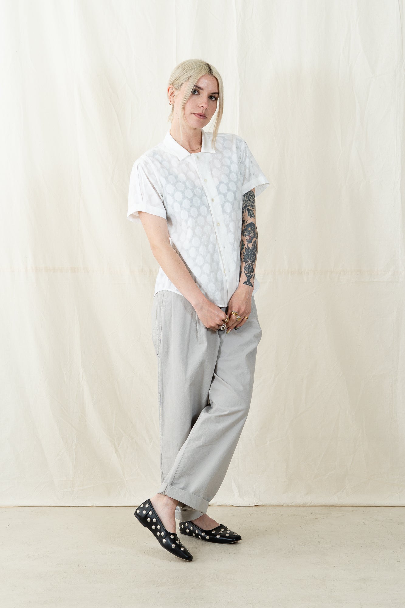 Uqnatu Pleat Sleeve Blouse