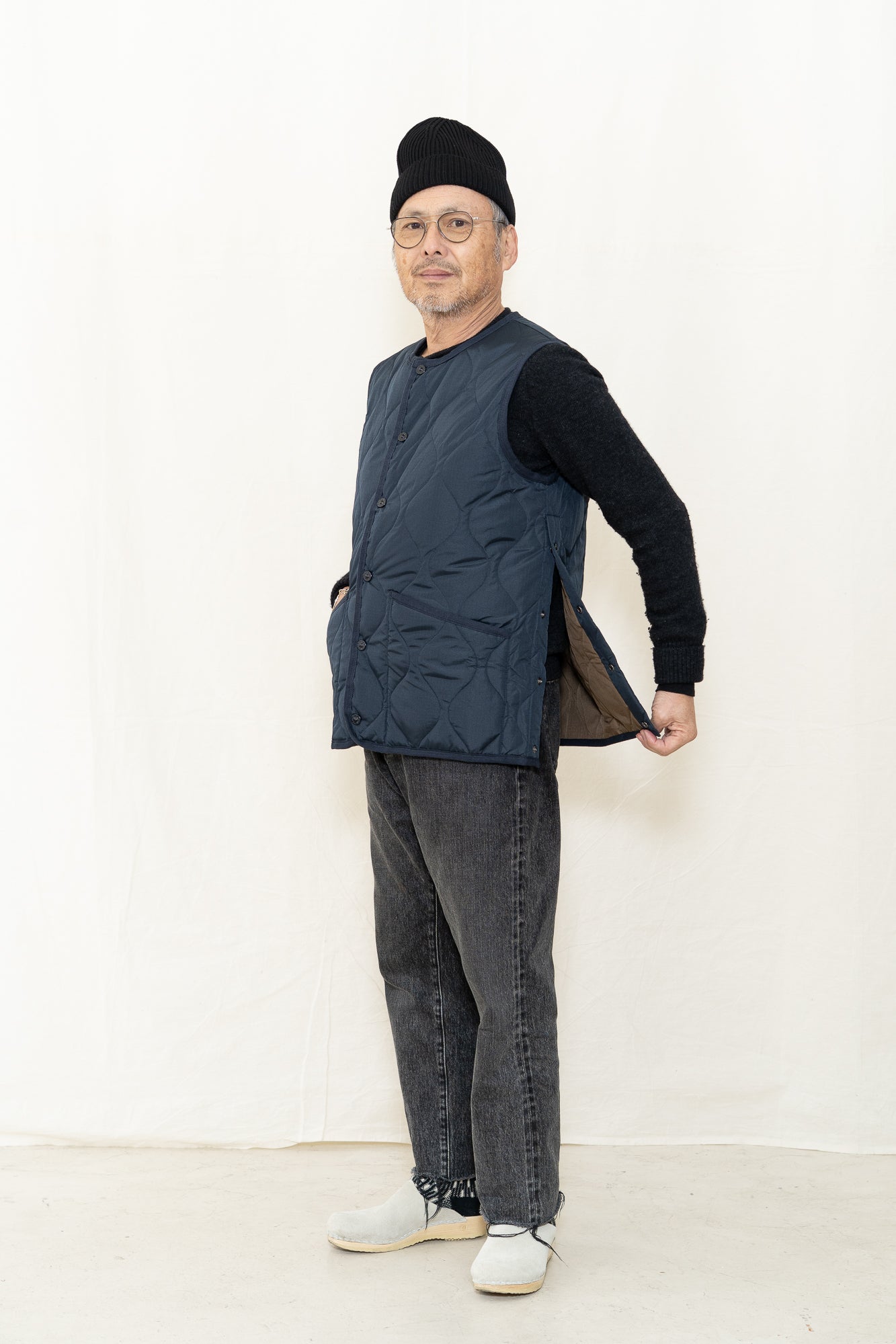 TAION Military Crew Neck Down Vest (Hard Shell)