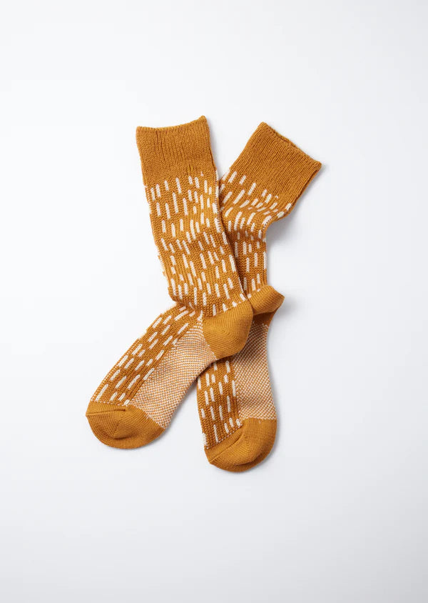 Rototo Rain Drop Crew Socks in dark yellow and ivory