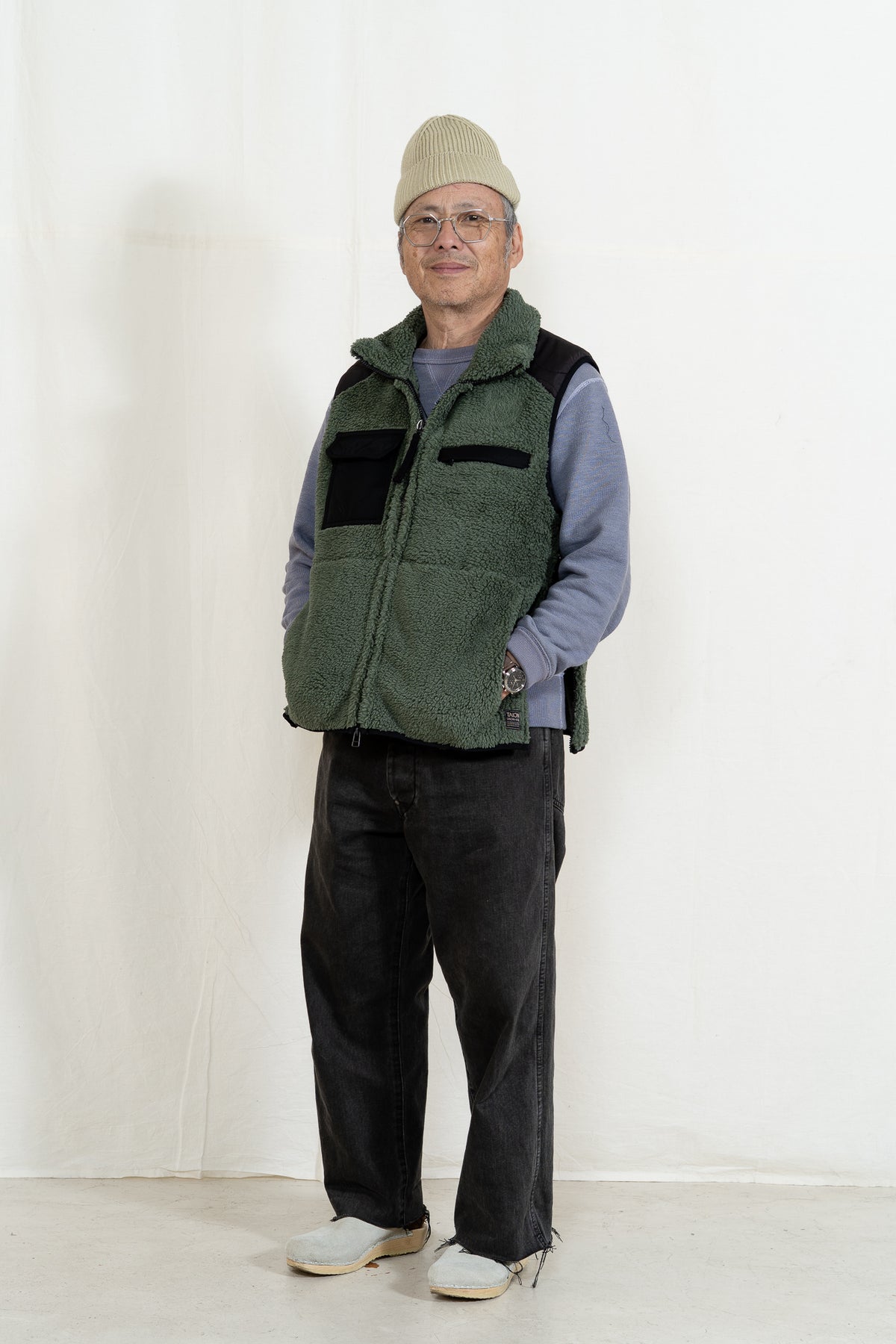 TAION Fleece Vest in Olive Crazy