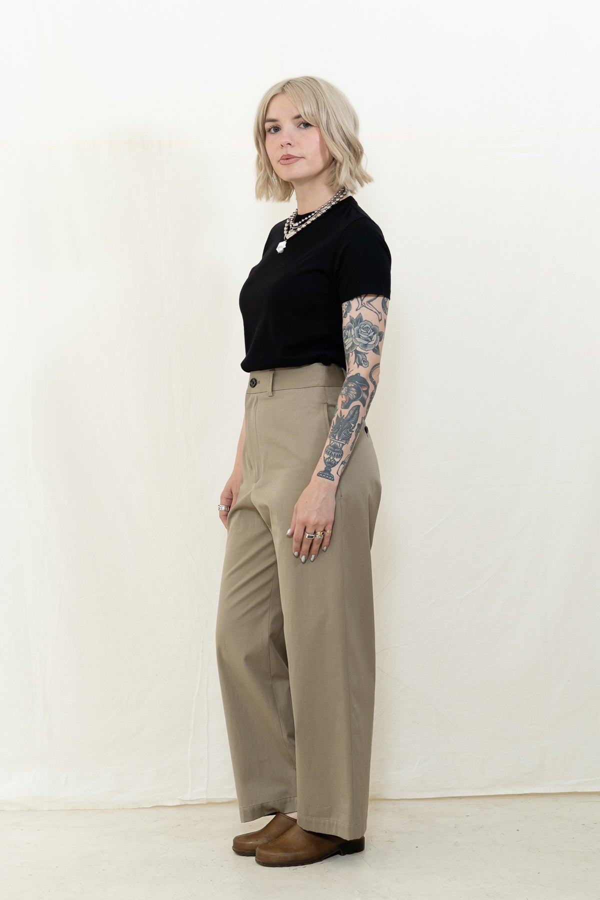 NICHOLSON & NICHOLSON Sable Chino Pants