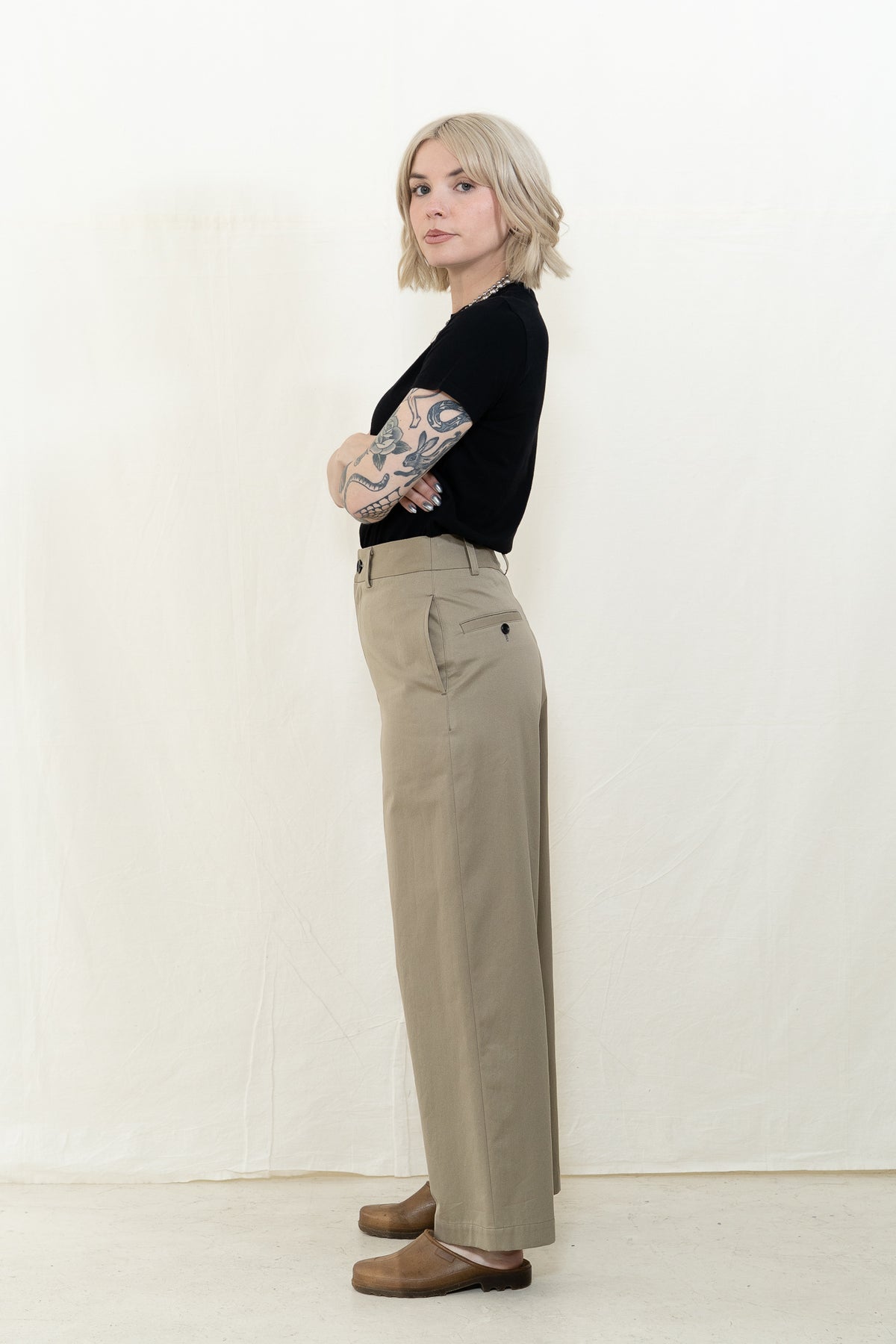 NICHOLSON & NICHOLSON Sable Chino Pants
