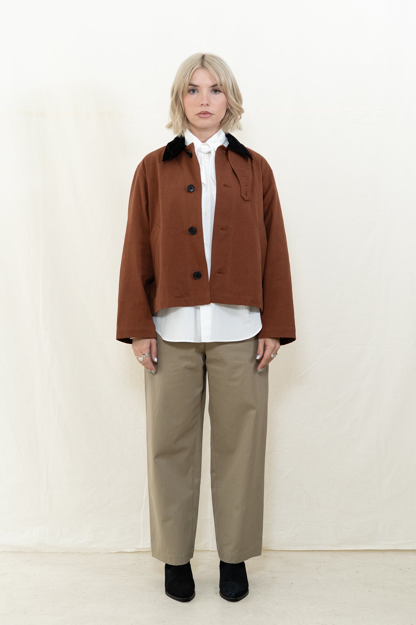 NICHOLSON & NICHOLSON Romeo Jacket in Brown