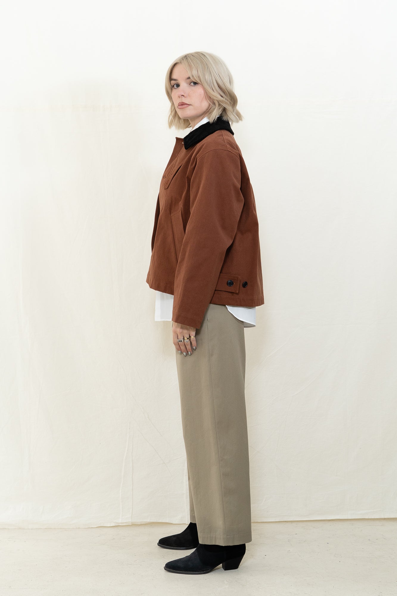 NICHOLSON & NICHOLSON Romeo Jacket in Brown