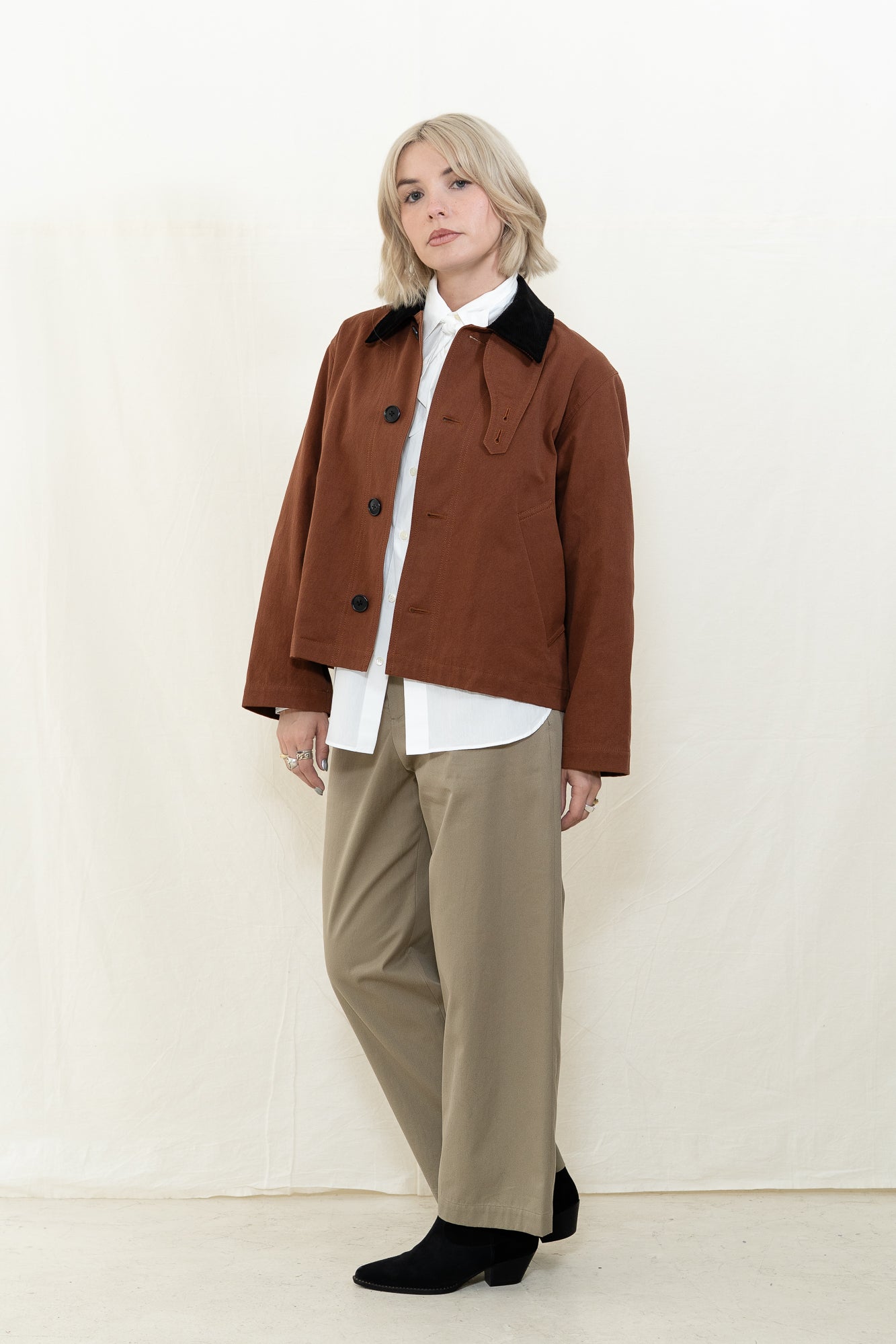 NICHOLSON & NICHOLSON Romeo Jacket in Brown