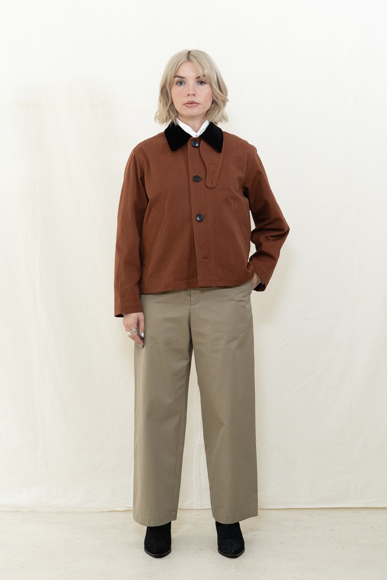 NICHOLSON & NICHOLSON Romeo Jacket in Brown
