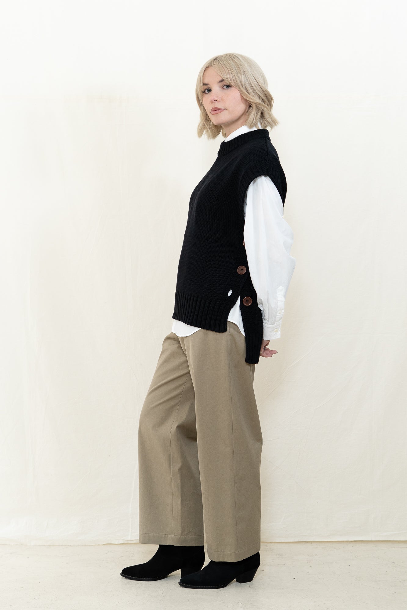 Beaumont Organic Piper Sweater Vest in Black