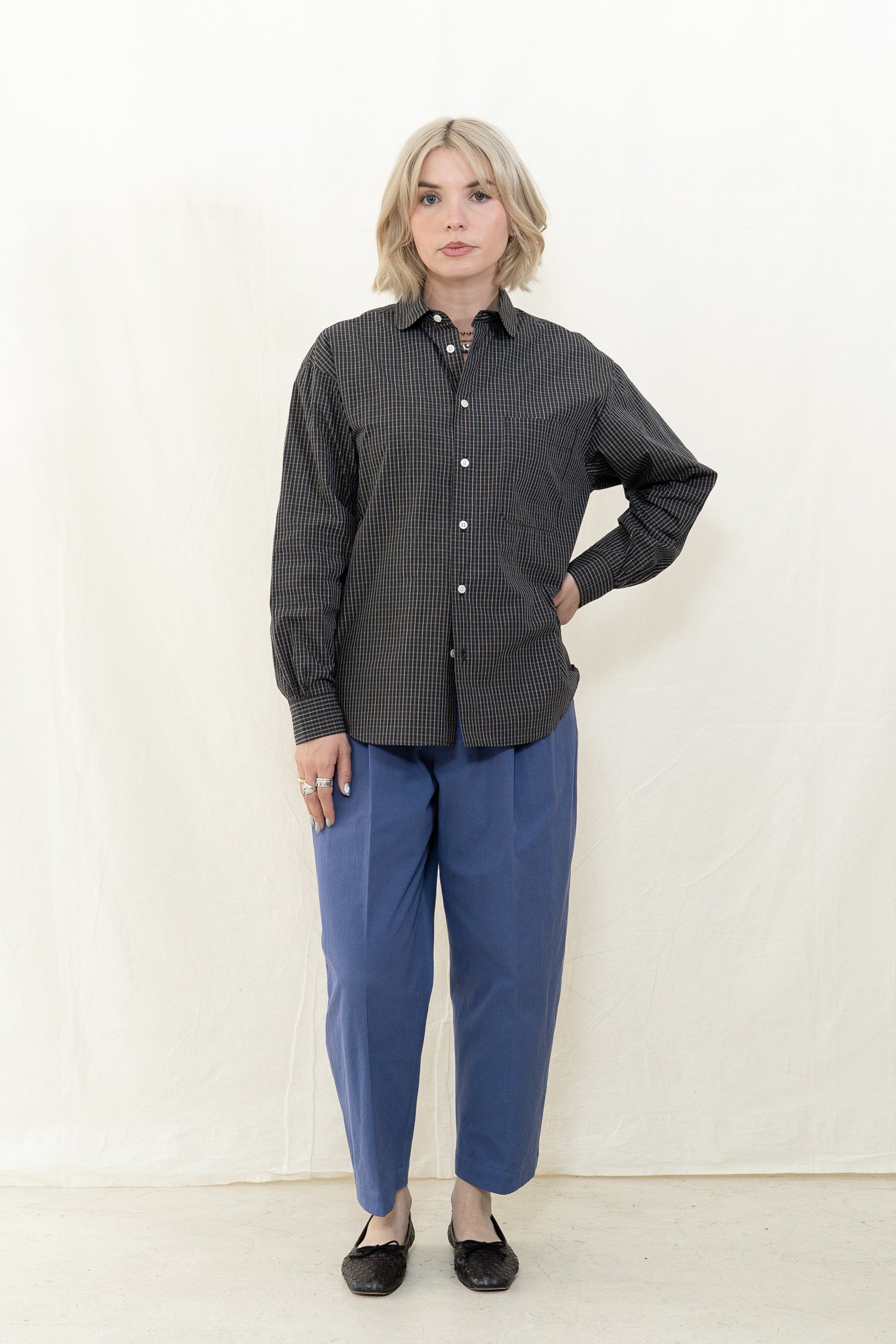 NICHOLSON & NICHOLSON Kay Check Top in Black