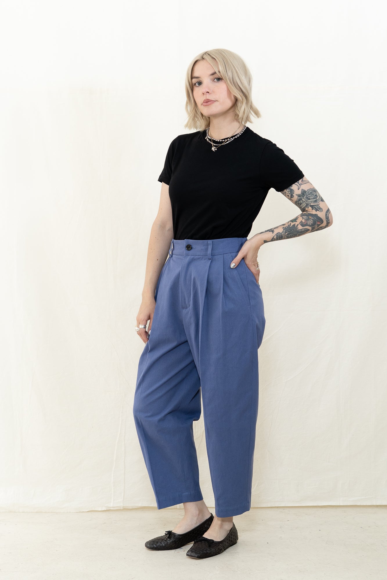 NICHOLSON & NICHOLSON Leno Pants in Blue