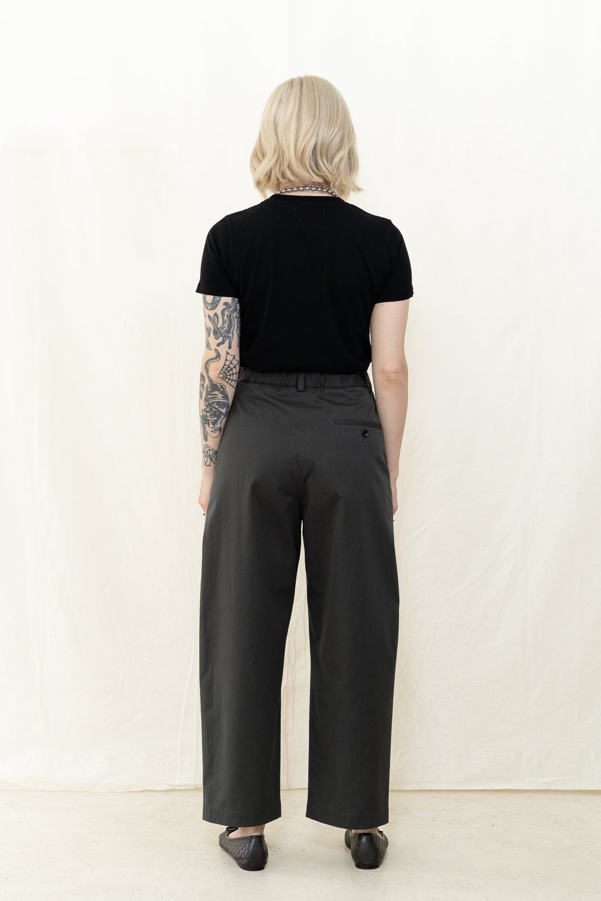 NICHOLSON & NICHOLSON Ecru-Chino Pants