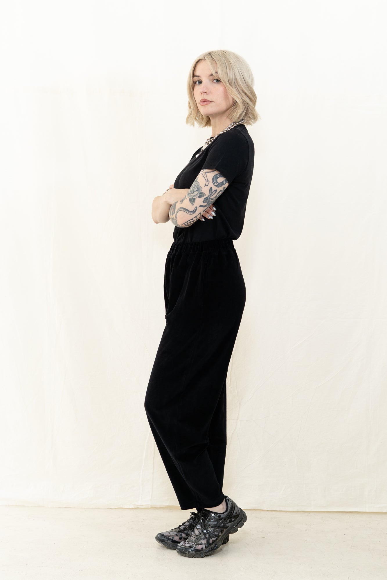 Beaumont Organic Tara Velour Pant in Black
