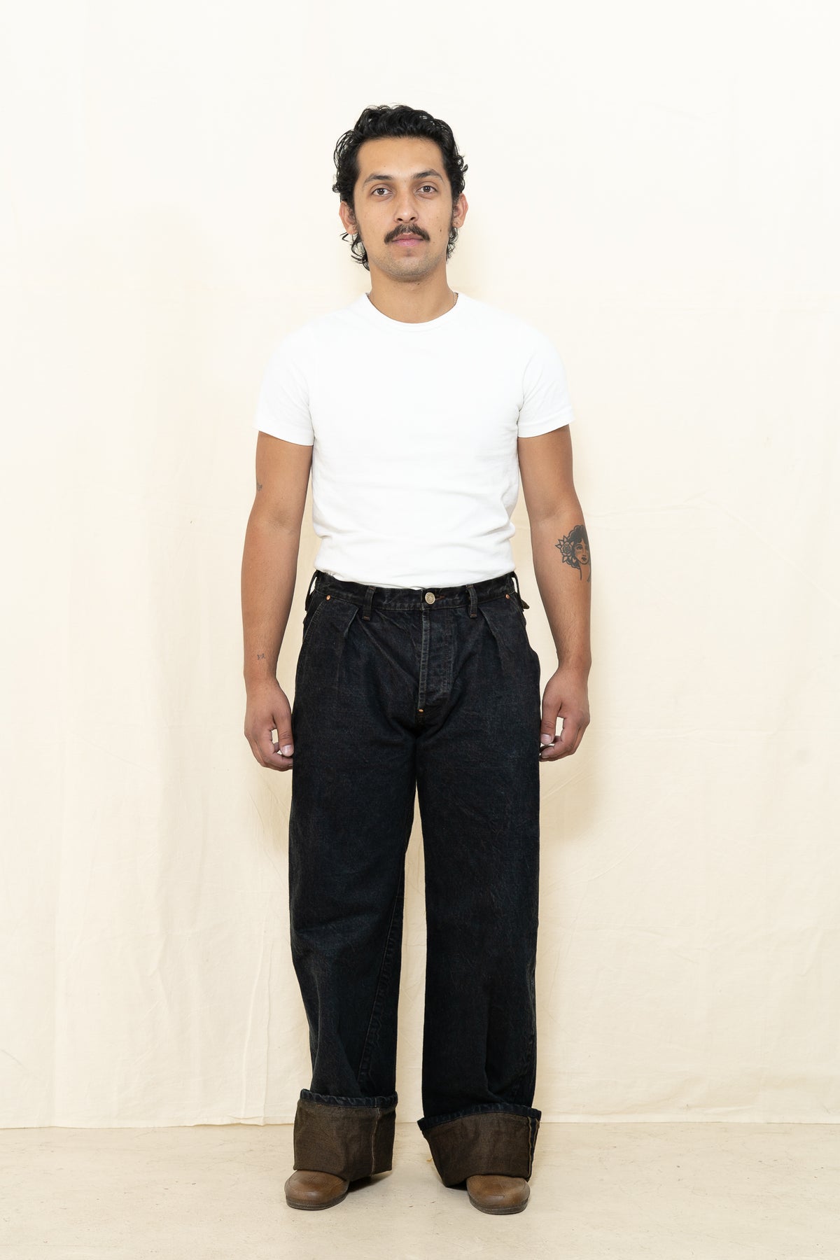 Tender Trousermakers Jeans in Brown Hat