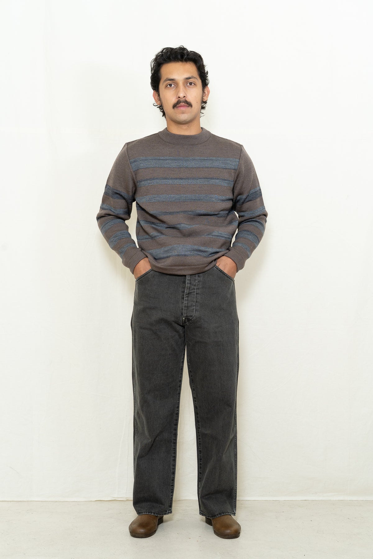 S.N.S. Herning Given III Crewneck in Terra Brown