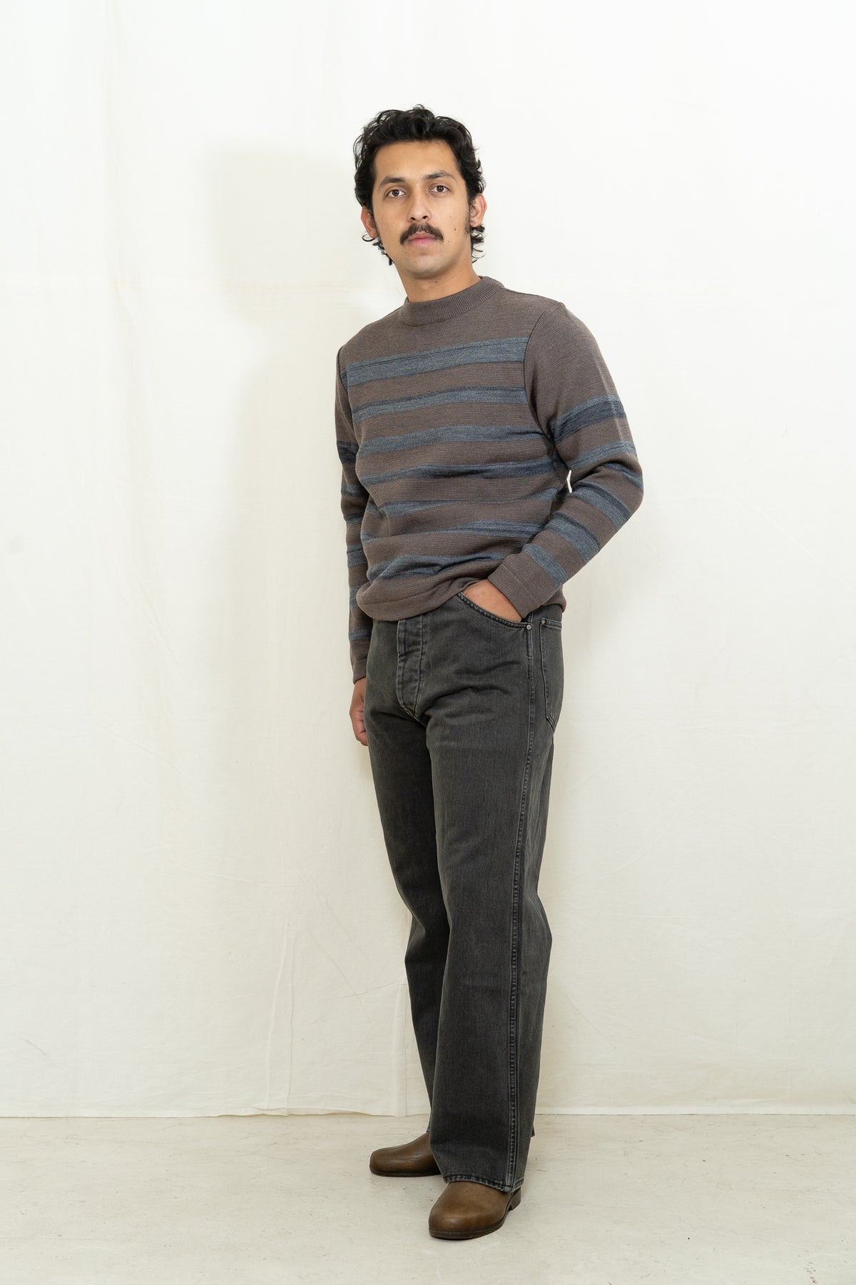S.N.S. Herning Given III Crewneck in Terra Brown