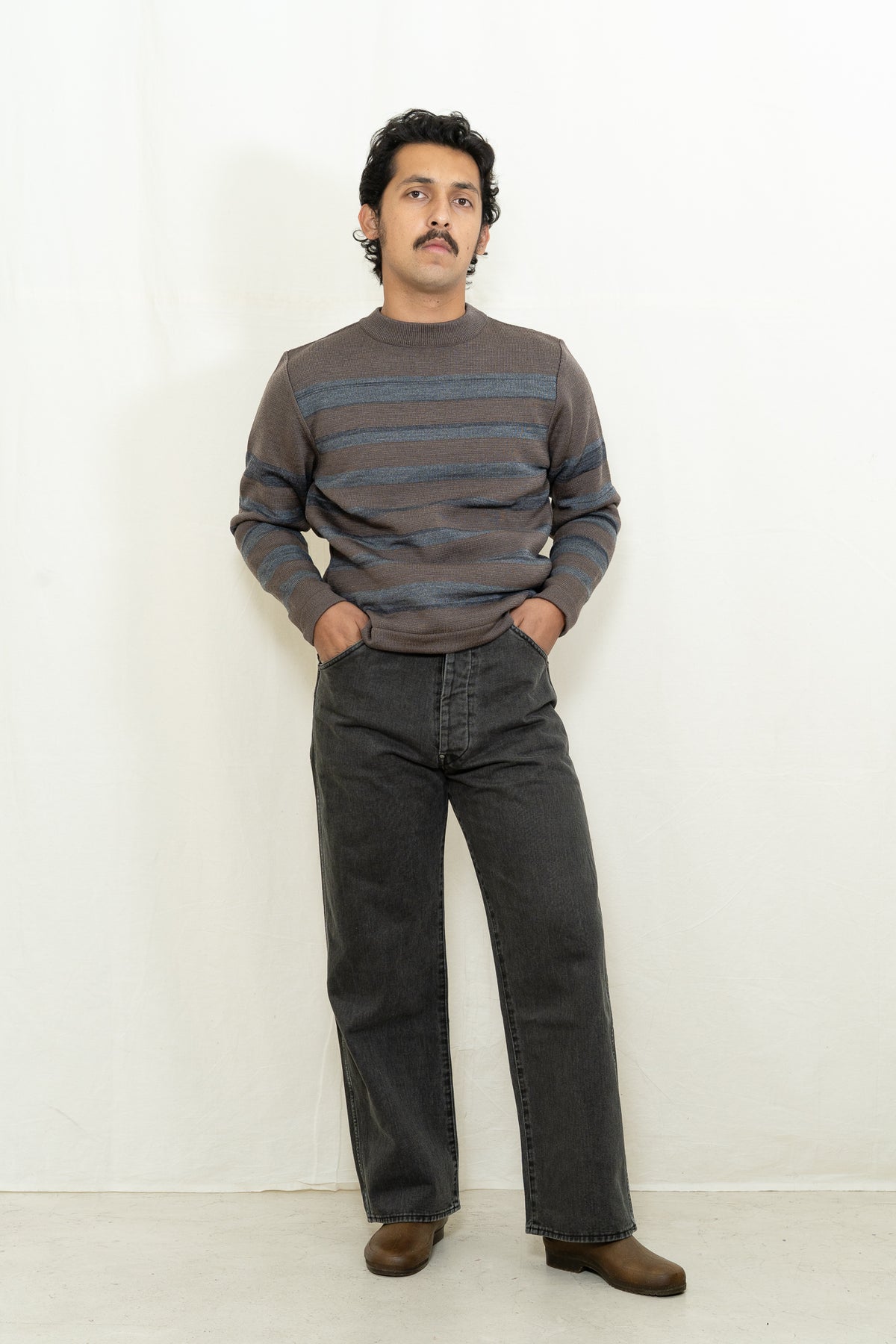 S.N.S. Herning Given III Crewneck in Terra Brown