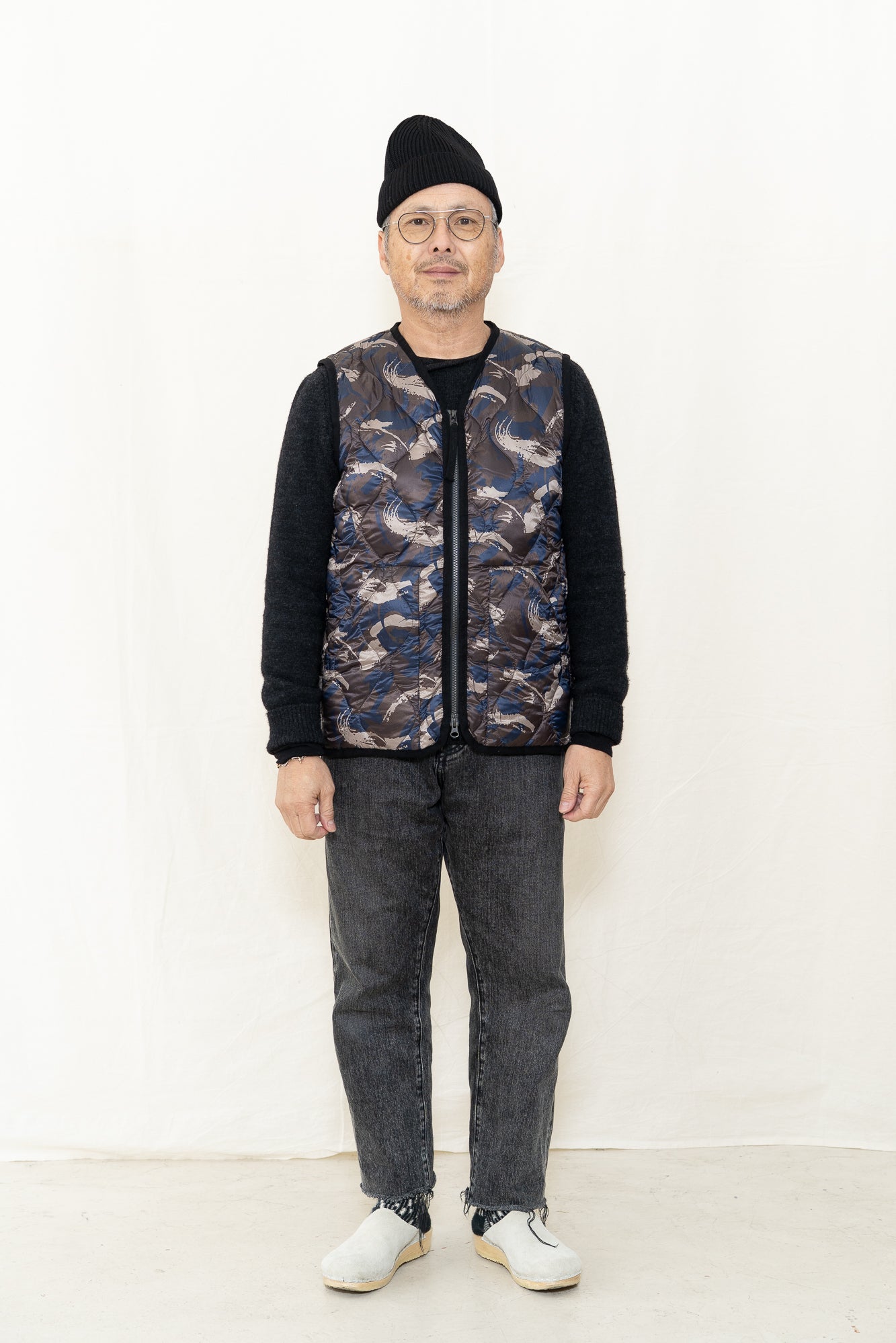 TAION Military V Neck W-Zip Down Vest (Soft Shell)