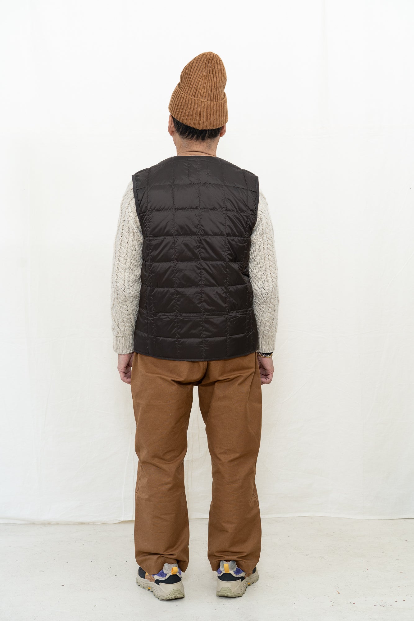 TAION Unisex Basic V-Neck Button Down Vest