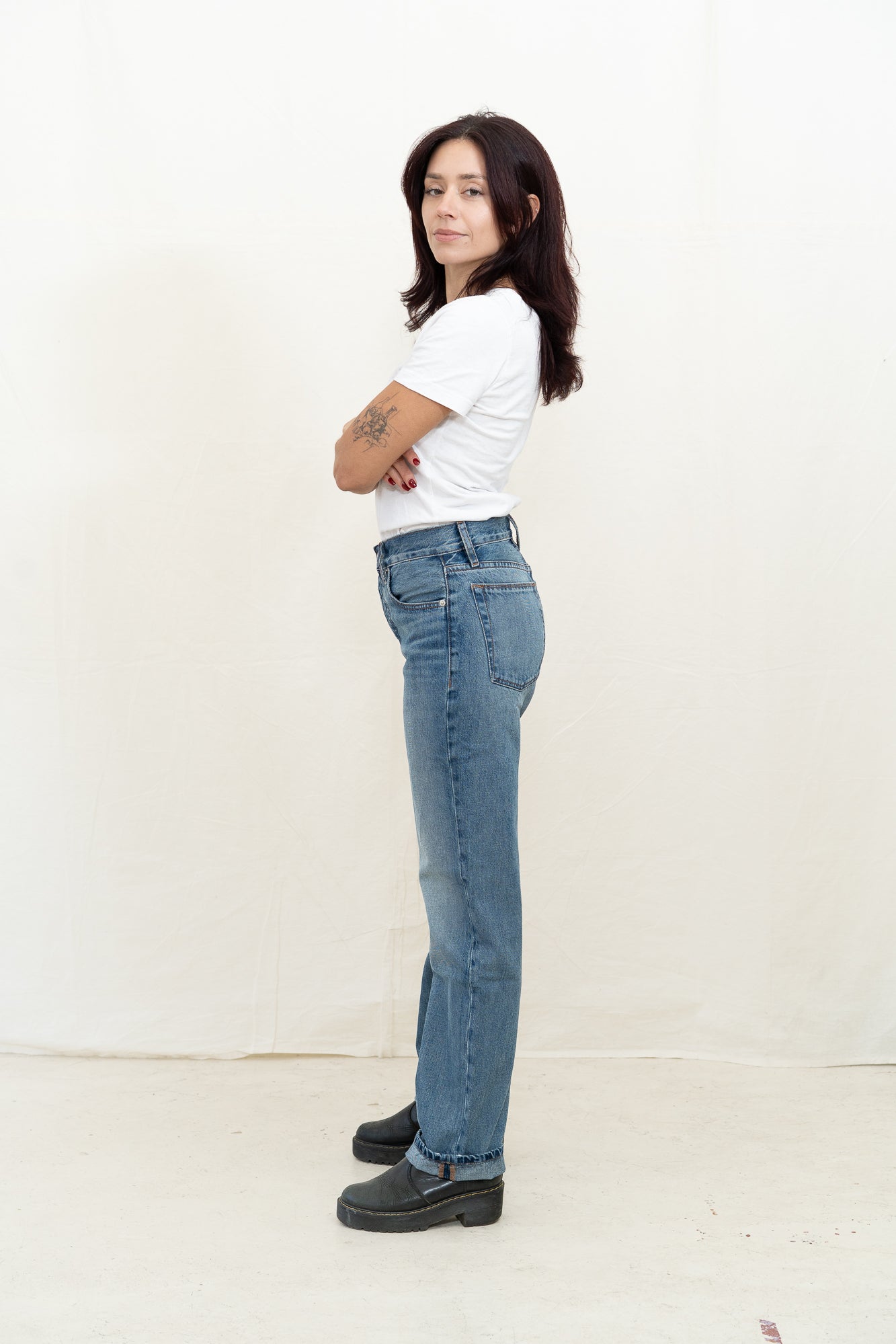 DALA Calla Mid Rise Ankle Jean in Smoke Blue