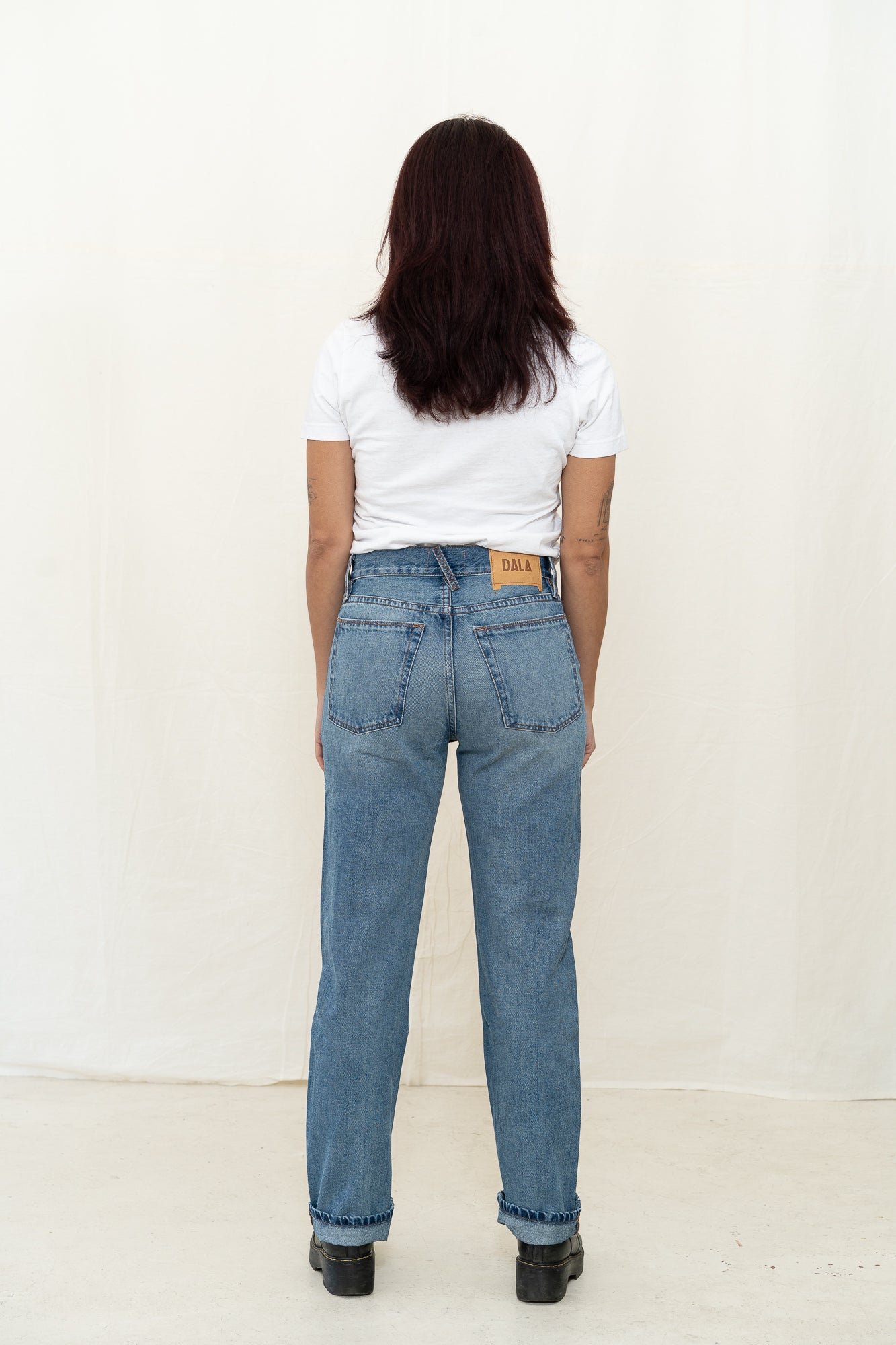 DALA Calla Mid Rise Ankle Jean in Smoke Blue