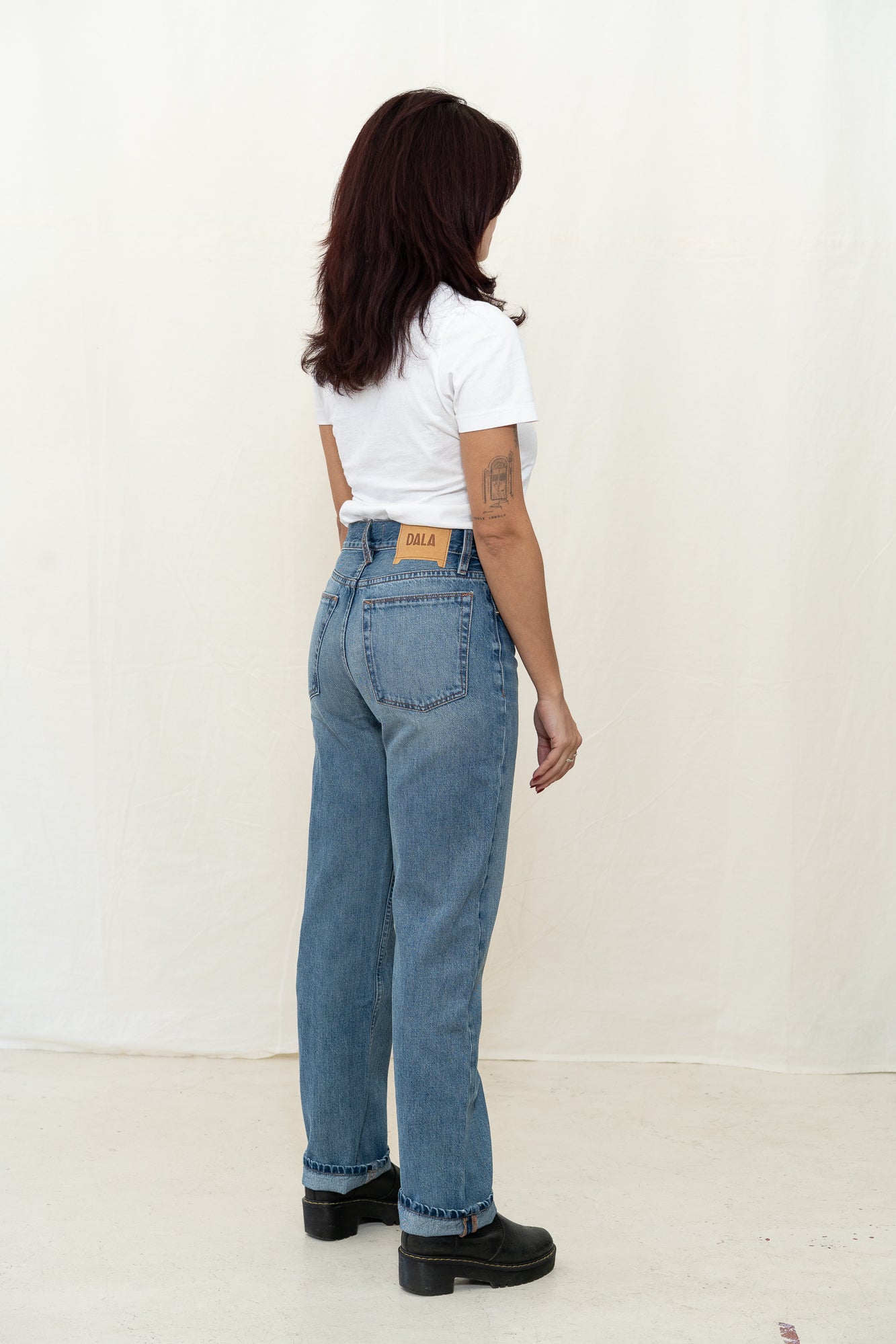 DALA Calla Mid Rise Ankle Jean in Smoke Blue