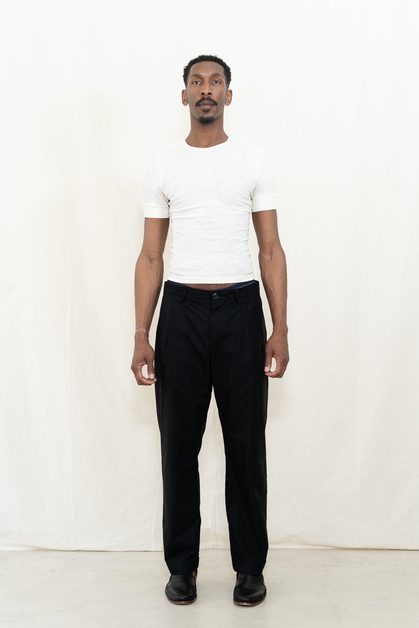 HANSEN Sune Pleated Trouser in Black Parachute