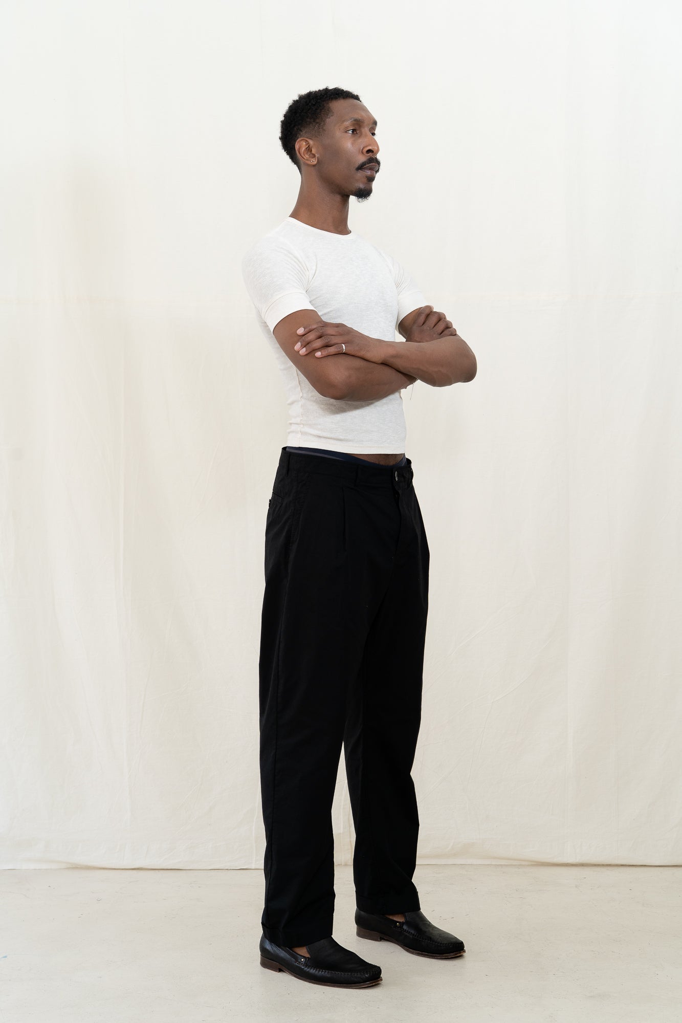 HANSEN Sune Pleated Trouser in Black Parachute