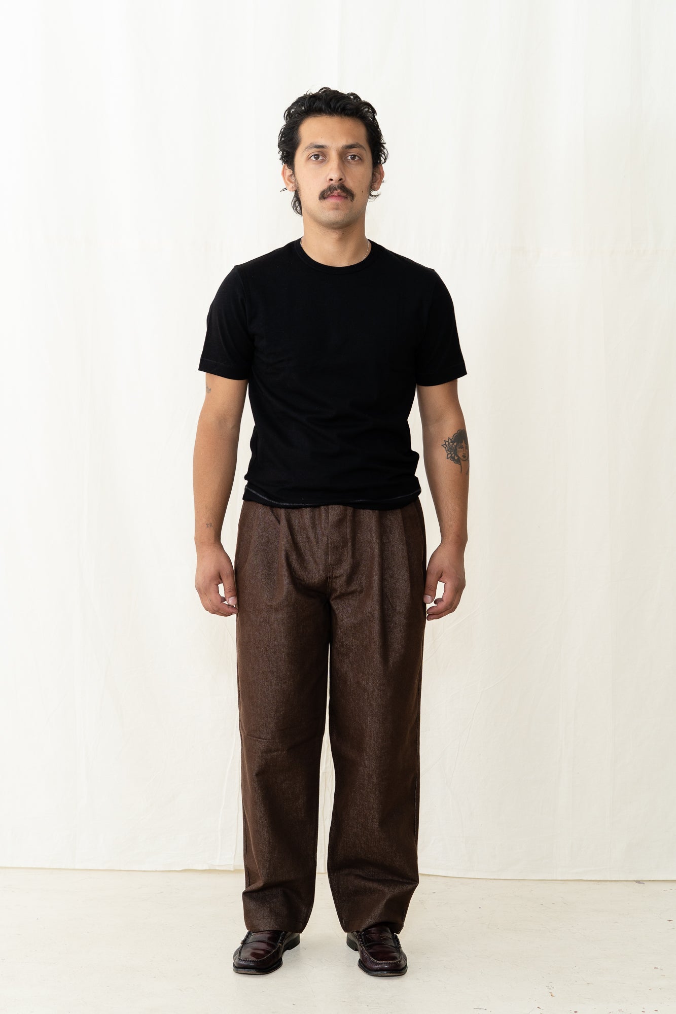 KAPPY Two Tuck Wide Denim Pants in Brown