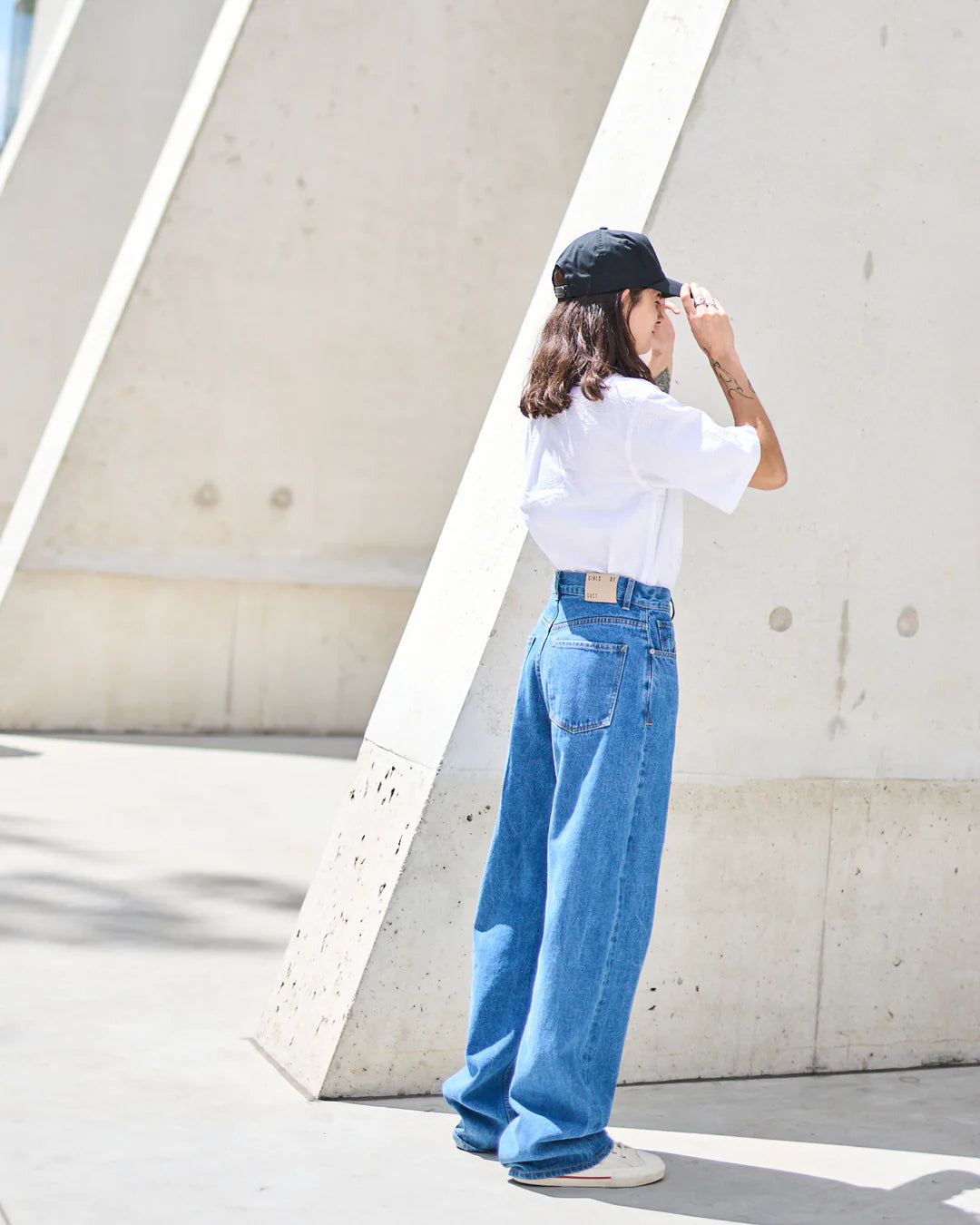 Girls of Dust Zoe Nikko Denim in bleach wash