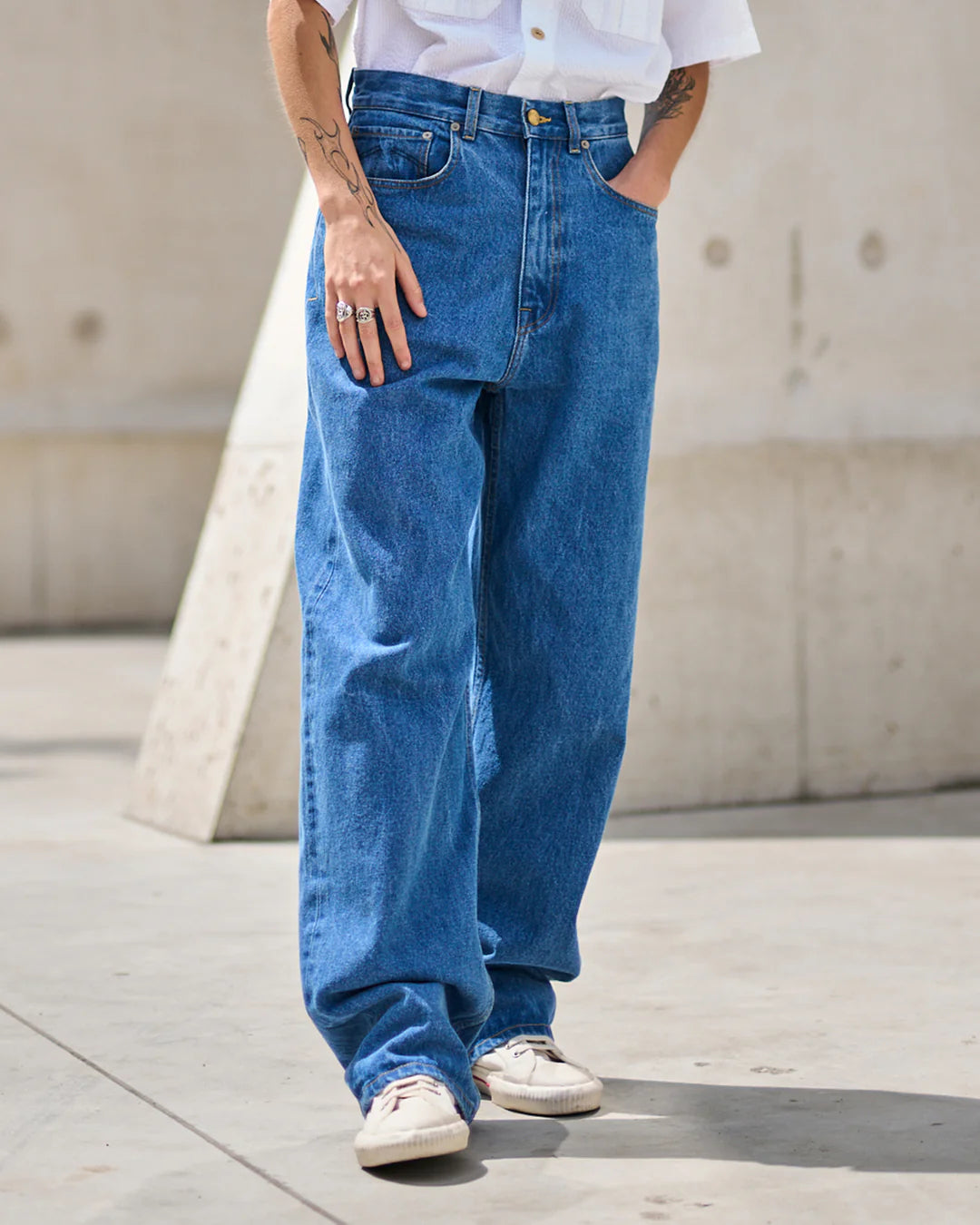 Girls of Dust Zoe Nikko Denim in bleach wash